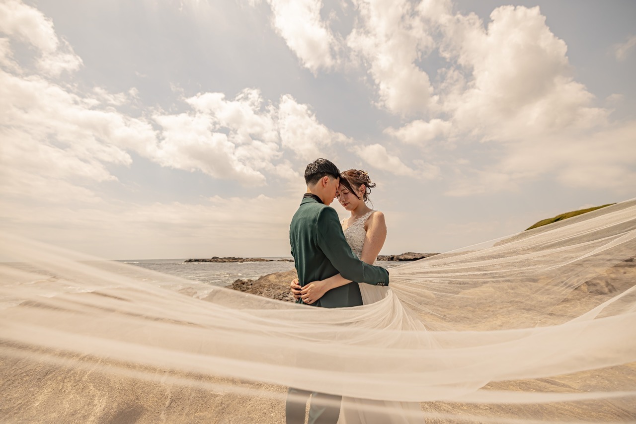 べールを靡かせた城ヶ島での幻想的な写真